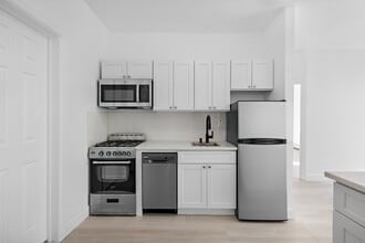 182 Congress St in Jersey City, NJ - Building Photo - Building Photo