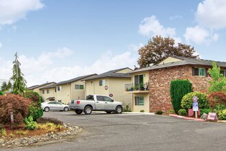 Covington Square Apartments in Aloha, OR - Building Photo - Building Photo