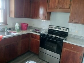 3814 Kaiser Ave NE, Unit 3814 Kaiser in Canton, OH - Foto de edificio - Building Photo
