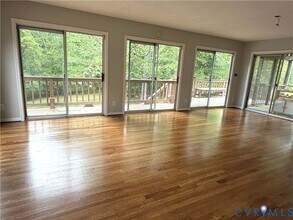 11402 Creekside Dr in Richmond, VA - Building Photo - Building Photo