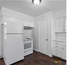 1004 S 5th St in Copperas Cove, TX - Building Photo - Building Photo