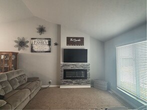 7840 N 147th Ave in Bennington, NE - Building Photo - Building Photo