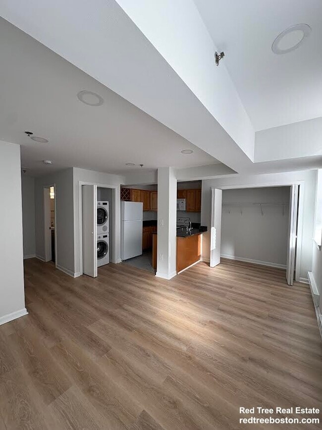 28 Queensberry St in Boston, MA - Building Photo - Building Photo