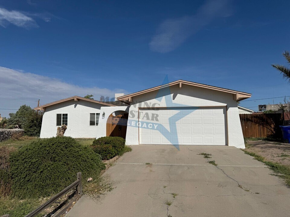 1701 Webster Ave in Las Cruces, NM - Building Photo