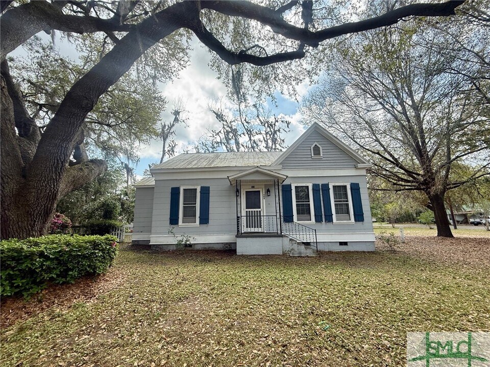504 N Maple St in Springfield, GA - Building Photo
