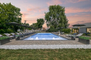 Lavana Falls Apartments in Levittown, PA - Building Photo