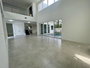 10250 NW 74th Ter in Doral, FL - Building Photo - Building Photo