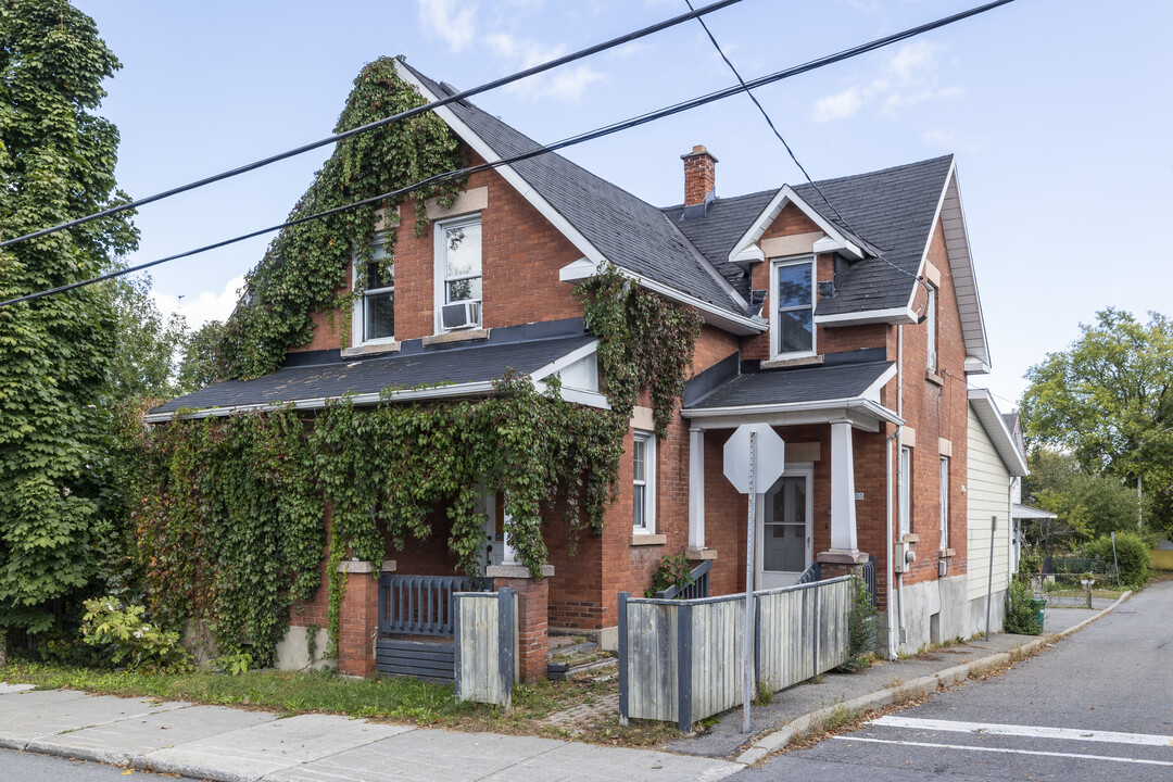 255 Marier Av in Ottawa, ON - Building Photo