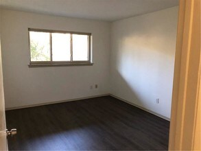 5808 Oram St-Unit -203 in Dallas, TX - Building Photo - Building Photo