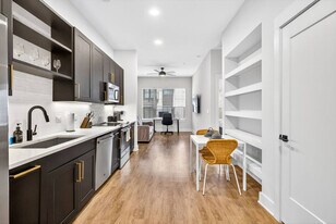 1001 N Himes Ave in Tampa, FL - Building Photo