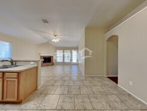 9812 Sparrow Hawk Ln in Fort Worth, TX - Building Photo - Building Photo