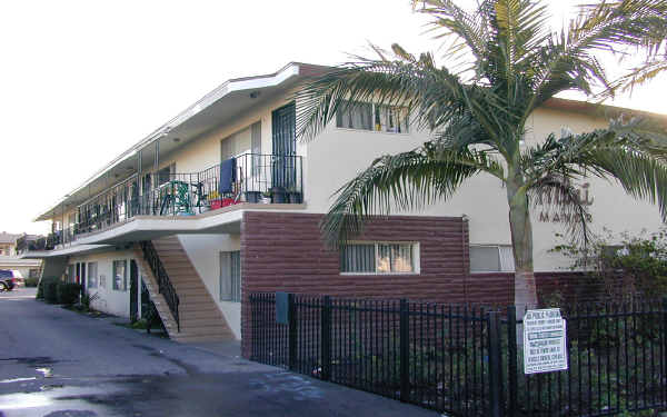 Hilai Manor in Santa Ana, CA - Foto de edificio - Building Photo