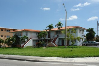 6330 W Flagler St in Miami, FL - Foto de edificio - Building Photo