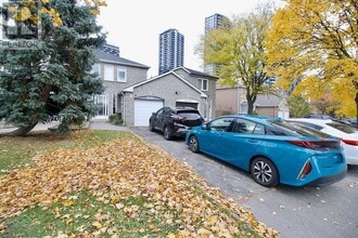 5125 Salishan Cir in Mississauga, ON - Building Photo - Building Photo