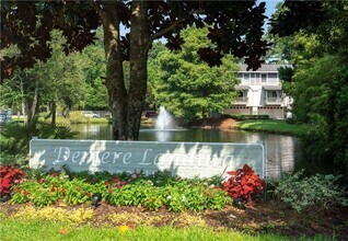 200 Salt Air Dr in St. Simons Island, GA - Building Photo - Building Photo