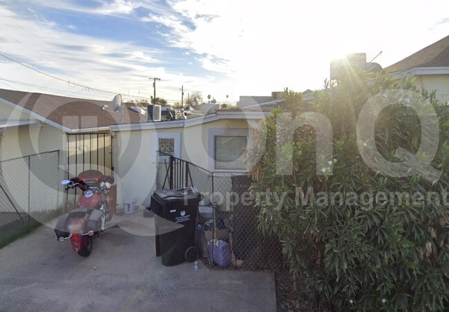 property at 1548 W McKinley St