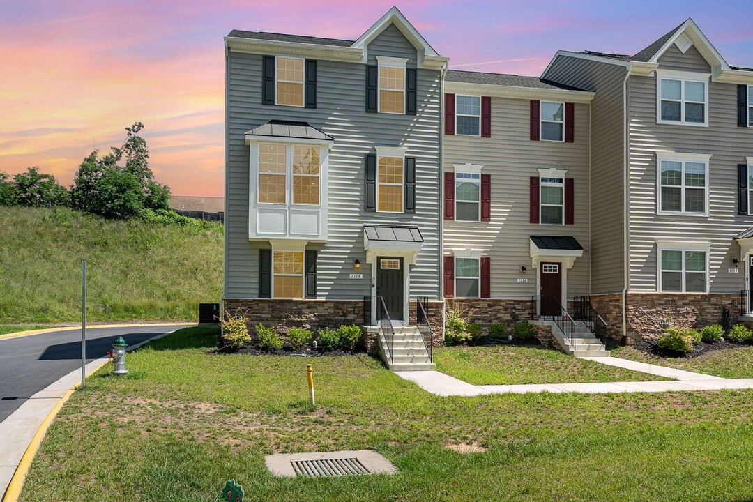 1118 Dovetail Cir in Fredericksburg, VA - Building Photo