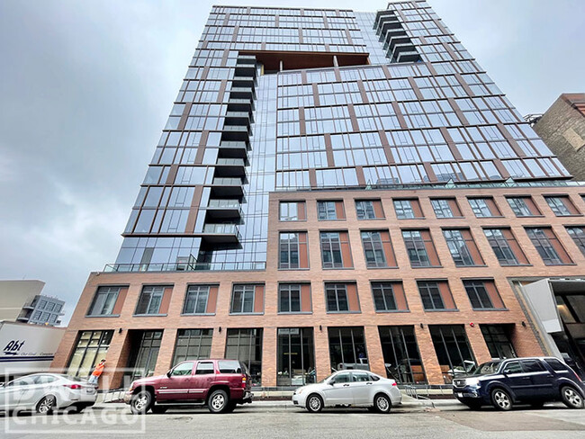 1111 W Lake St, Unit 2