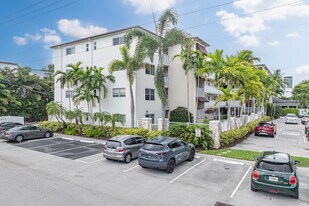 Devonshire Condominium in Fort Lauderdale, FL - Building Photo
