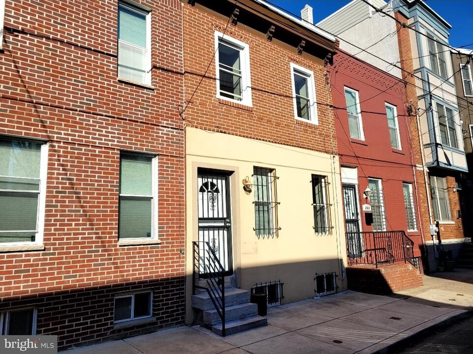 1725 Manton St in Philadelphia, PA - Building Photo