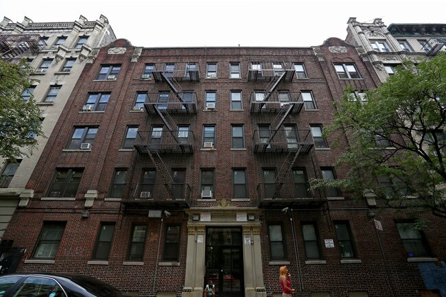 111-115 W 141st St in New York, NY - Foto de edificio - Building Photo