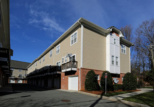 Elizabeth Court Condos in Charlotte, NC - Building Photo - Building Photo