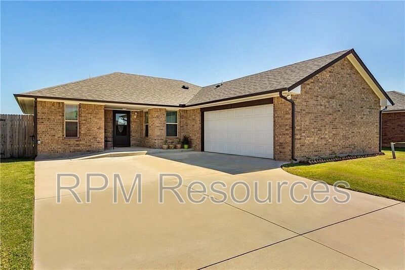 8024 NW 74th St in Oklahoma City, OK - Building Photo