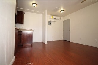 7914 Seville Ave, Unit B in Huntington Park, CA - Building Photo - Building Photo
