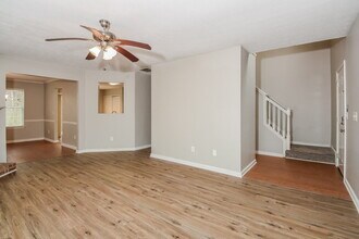 1347 Ambercrest Way in Austell, GA - Building Photo - Building Photo