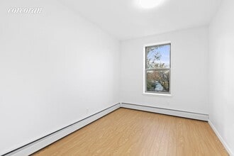 426 McDonald Ave, Unit 2R in Brooklyn, NY - Building Photo - Building Photo