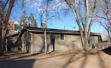 17 E Madison St in Colorado Springs, CO - Foto de edificio - Building Photo