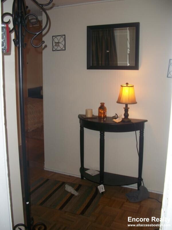 40 Anderson St, Unit B in Boston, MA - Foto de edificio - Building Photo