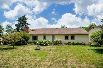 2127 Skyhawk Dr in Fort Wayne, IN - Building Photo - Building Photo