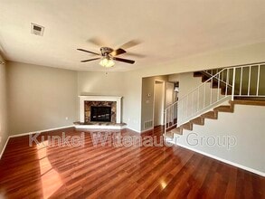 932 Mace's Grove St in O'Fallon, IL - Building Photo - Building Photo