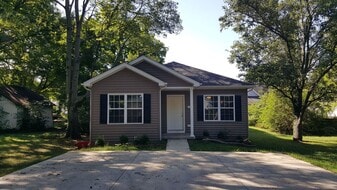 1245 Nutwood St in Bowling Green, KY - Building Photo