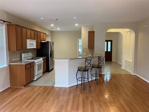 11307 Shoal Creek Dr in Pearland, TX - Building Photo - Building Photo