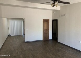 7101 E Wilshire Dr in Scottsdale, AZ - Building Photo - Building Photo