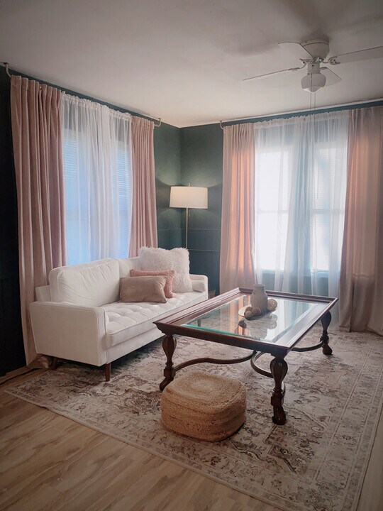 415 S Prairieville St in Athens, TX - Foto de edificio