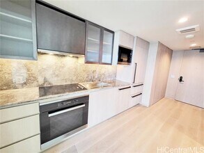 1000 Auahi St in Honolulu, HI - Foto de edificio - Building Photo