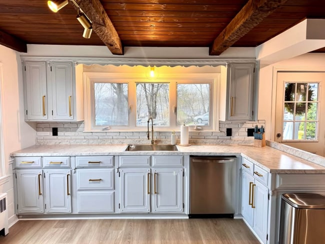 6 Sunset Dr in Old Orchard Beach, ME - Building Photo - Building Photo