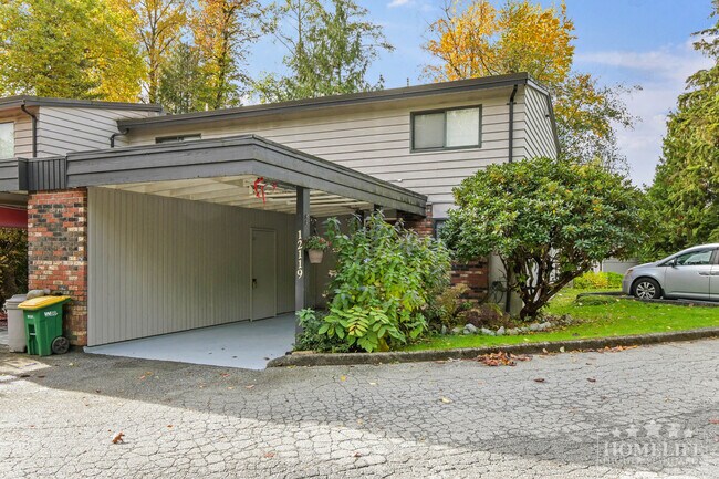 12119 Schmidt Crescent in Maple Ridge, BC - Building Photo - Building Photo