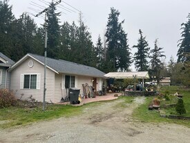31727 76th Ave NW, Unit A in Stanwood, WA - Building Photo