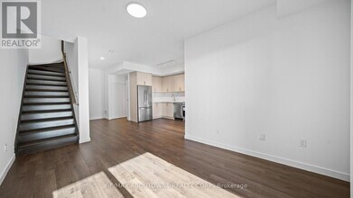 117 Marydale Ave in Markham, ON - Building Photo - Building Photo