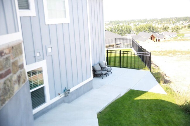 555 N Sarah St, Unit 555 in Providence, UT - Building Photo - Building Photo
