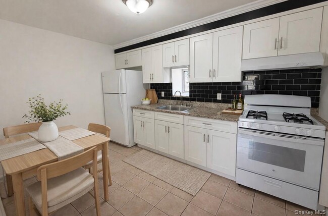 35 Washington Ave N in White Plains, NY - Building Photo - Building Photo