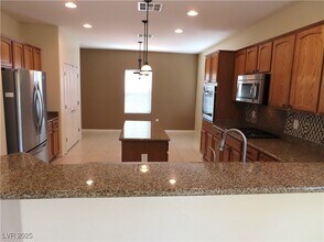 2211 Waterton Rivers Dr in Henderson, NV - Building Photo - Building Photo
