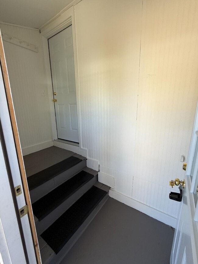 27 Esmond St in Smithfield, RI - Building Photo - Building Photo