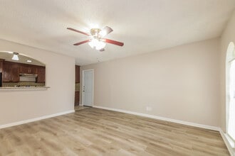 6205 Magnolia Ln in Rowlett, TX - Building Photo - Building Photo