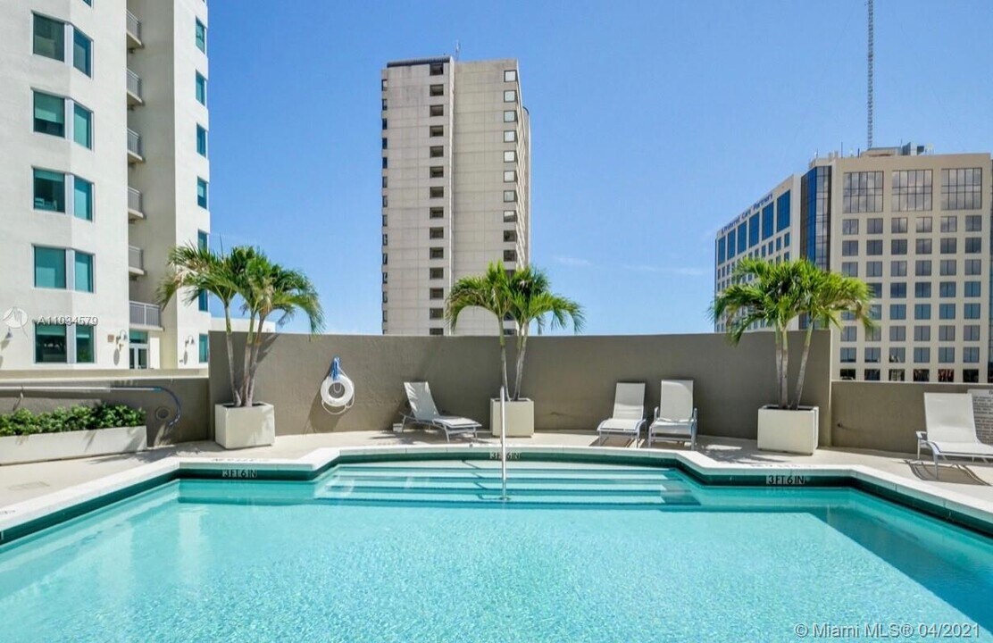 55 SE 6th St, Unit 2107 in Miami, FL - Building Photo