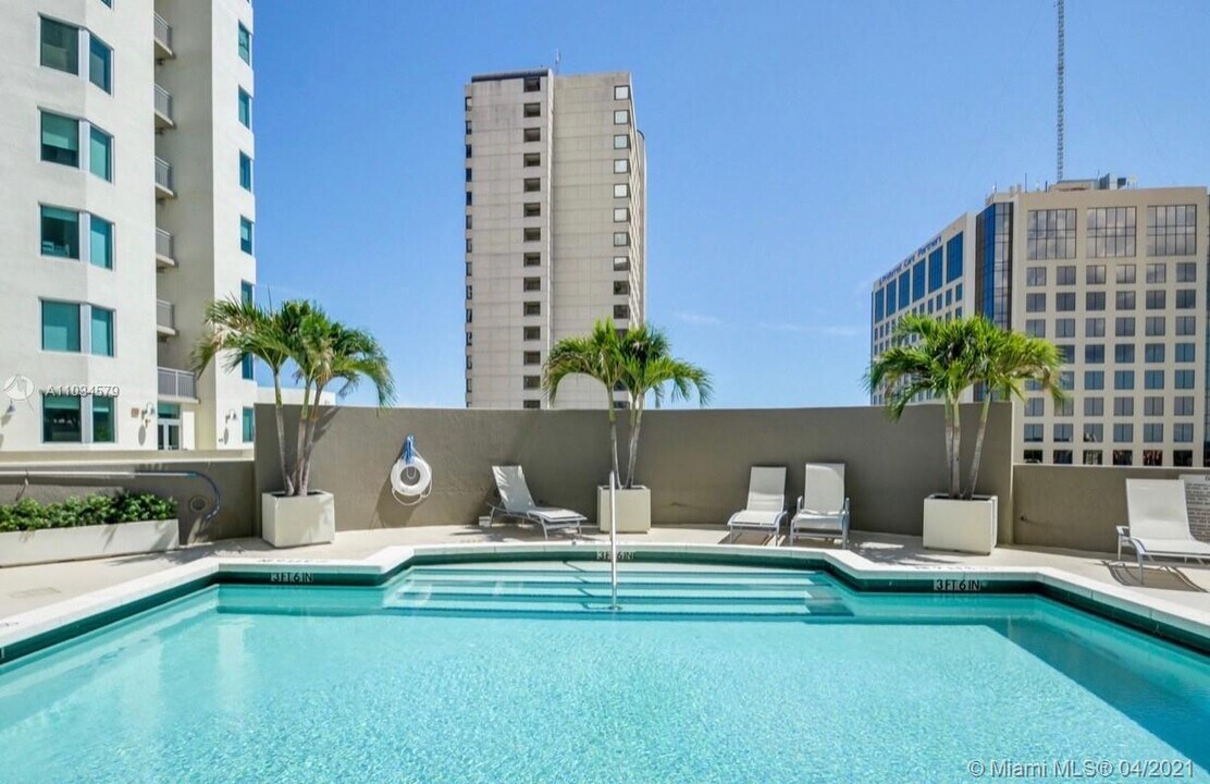 55 SE 6th St, Unit 2107 in Miami, FL - Foto de edificio